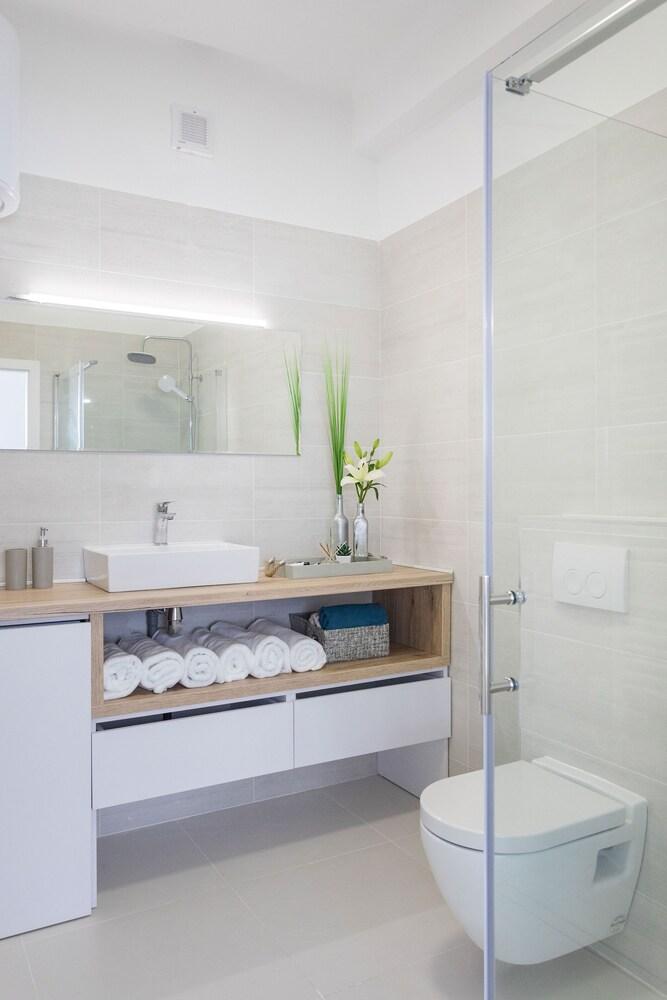 Modern and Bright Studio in Main Pedestrian Zone