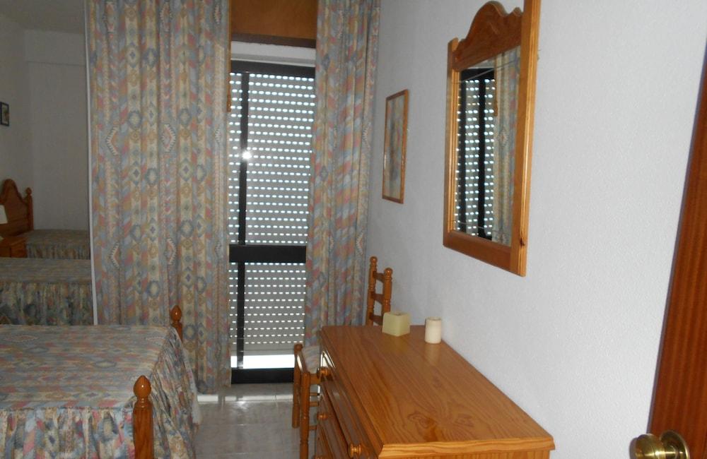 9-5 Torre Sol by Casas & Papéis