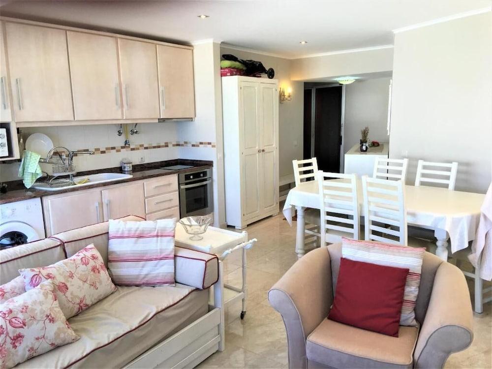 10E Torre Rocha by Casas & Papéis