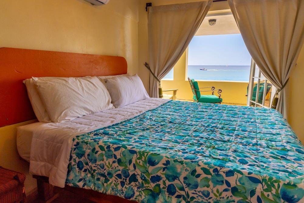 Sunset Paradise Villas