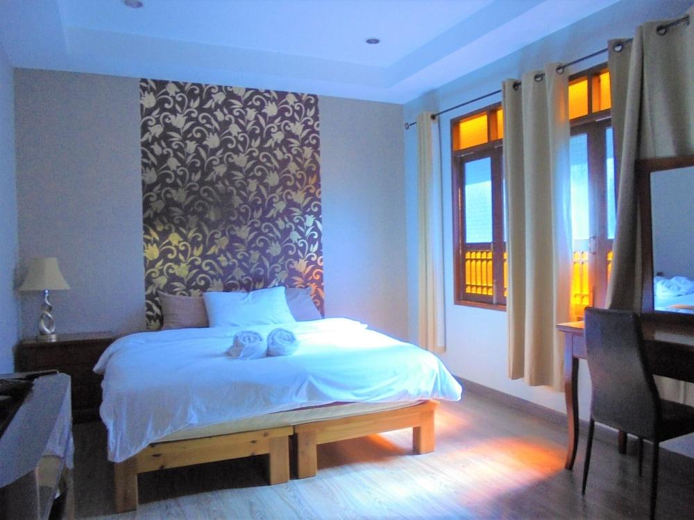 Excellence Villas & Hostel