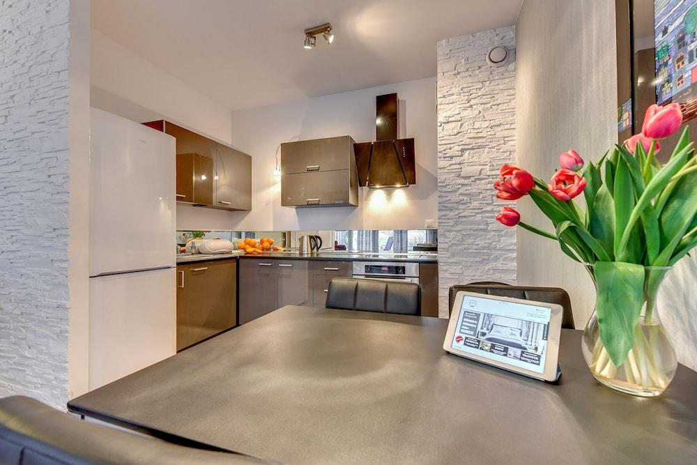 Grand Apartments - Aqua