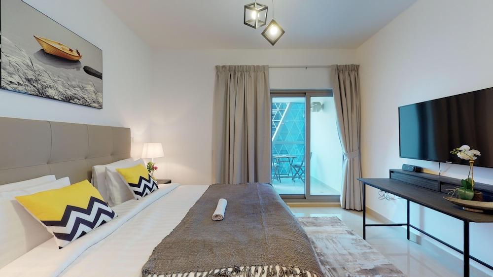 Lux BnB Park Towers DIFC