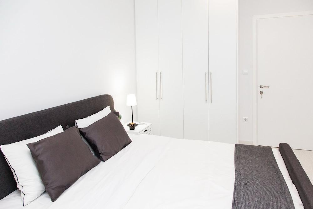 Modern Glamorous Apt in Athens DT