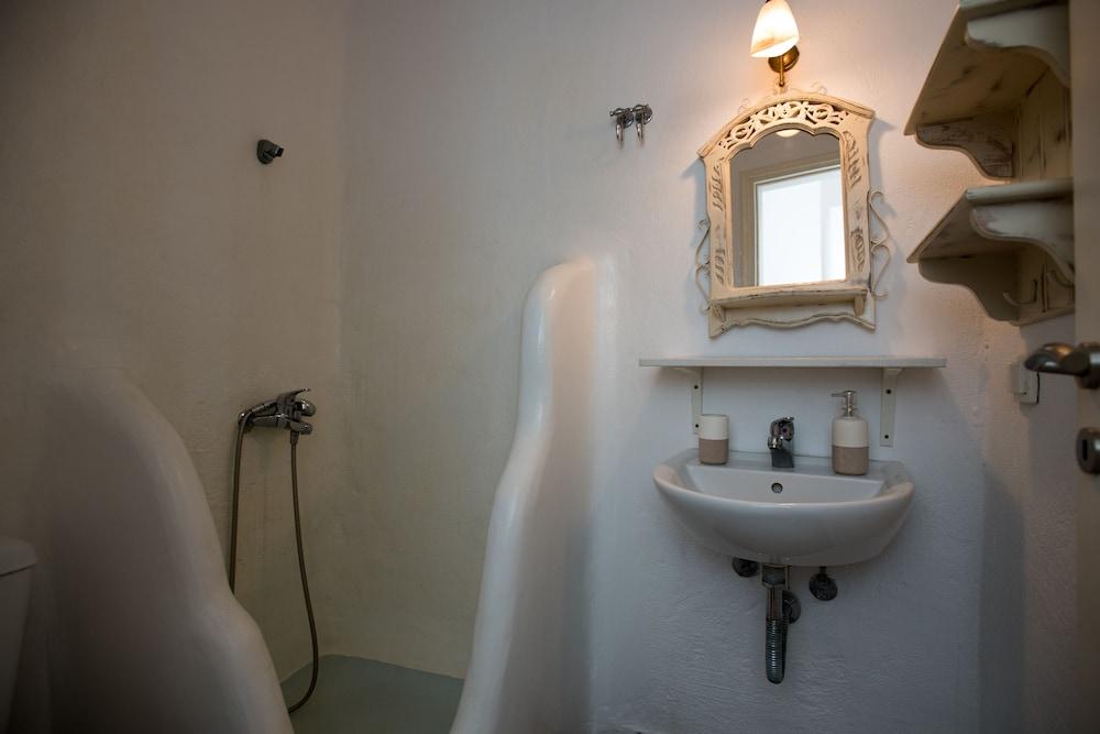 Villa Anemoessa Royal Violet with pool