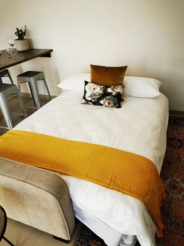 48 on 9th Self Catering Apartments