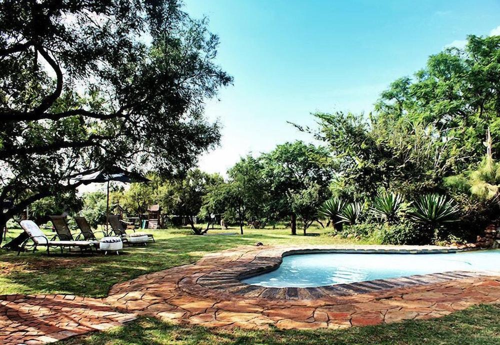 Malibu Country Lodge