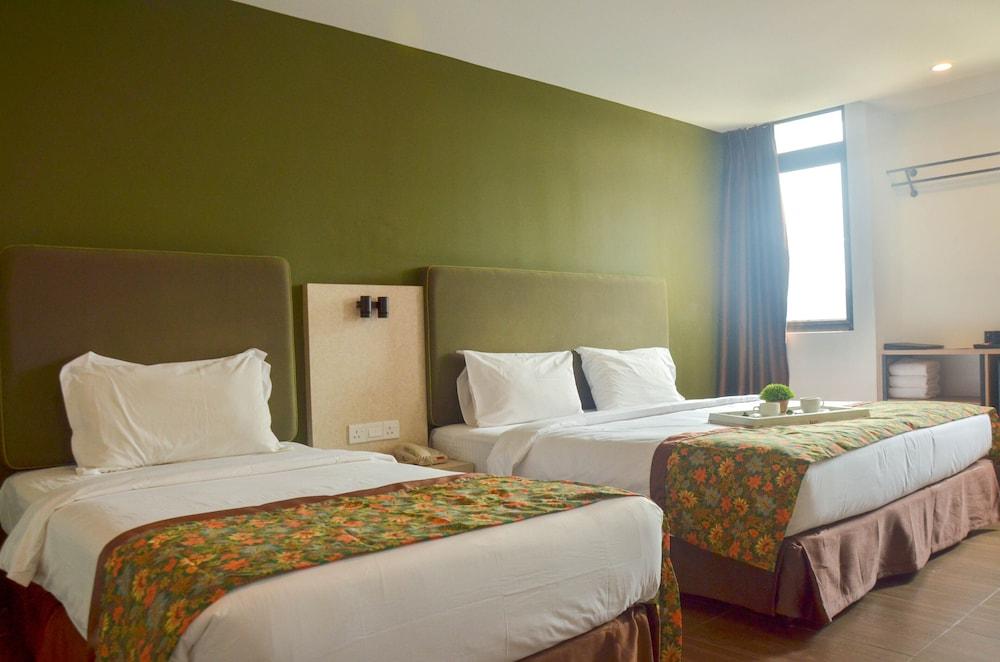 Leo Palace New Wing by Oca Host