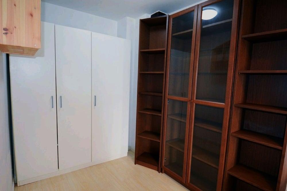 Avatar American Style Large Queen Bed Apartment