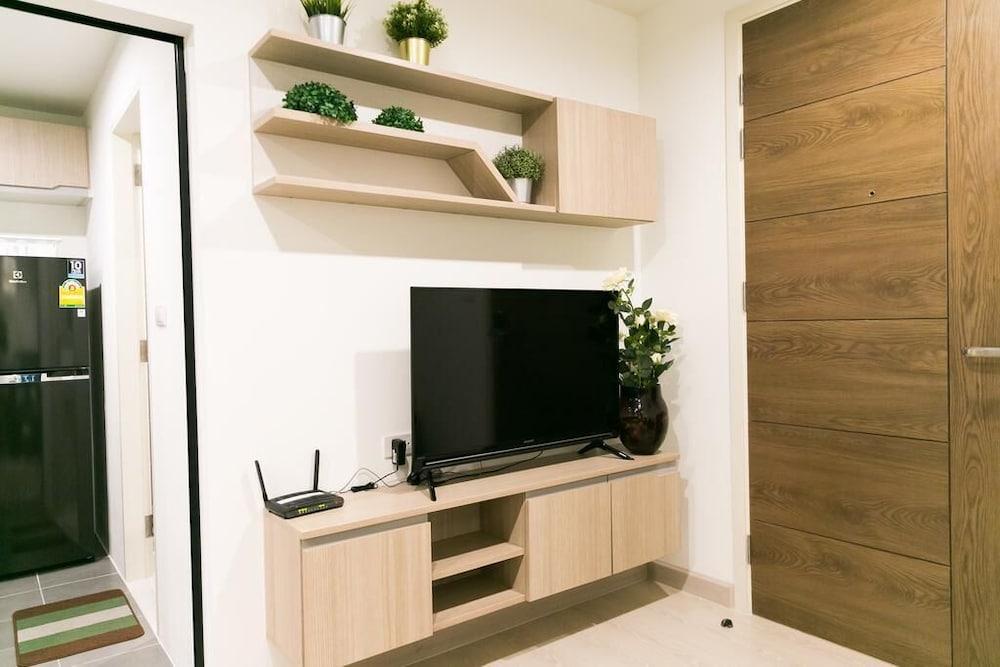 Mono Sukhumvit 50 DownTown