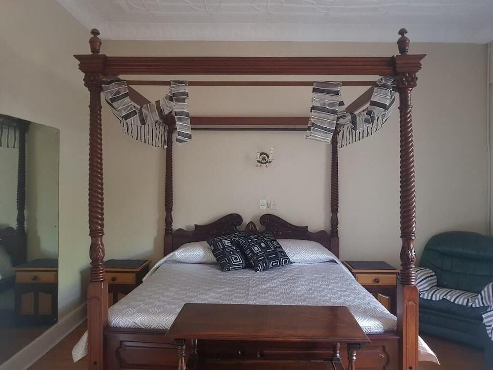 Upper Houghton Guesthouse