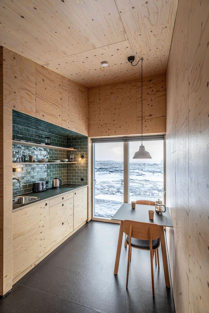 Aska Modern Cabin