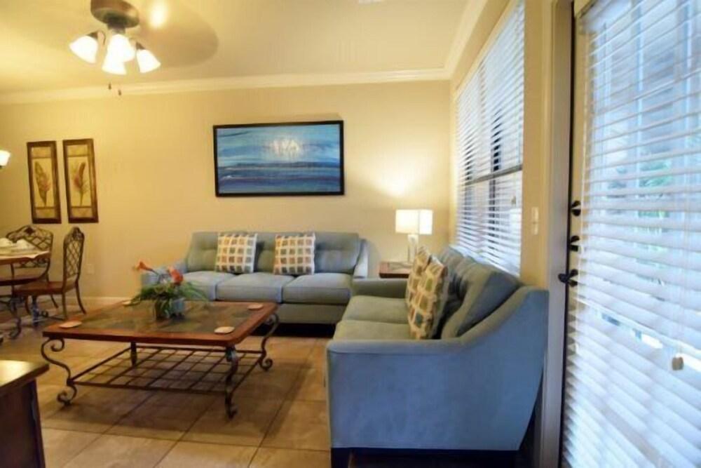 Spacious 2 Bed 2 Bath Condo In Bella Piazza Resort