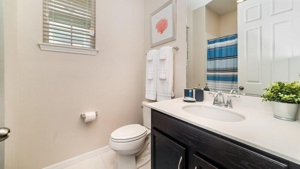 Modern Solara Resort 4 Bedroom Pool Home