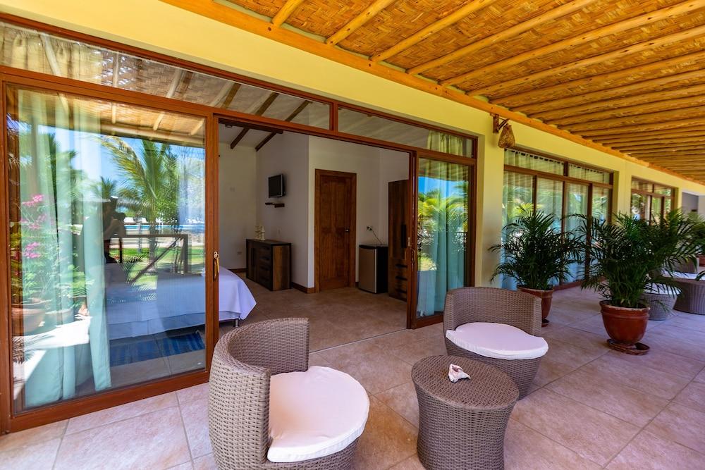 Hotel Punta Camarón Bungalows & Suites