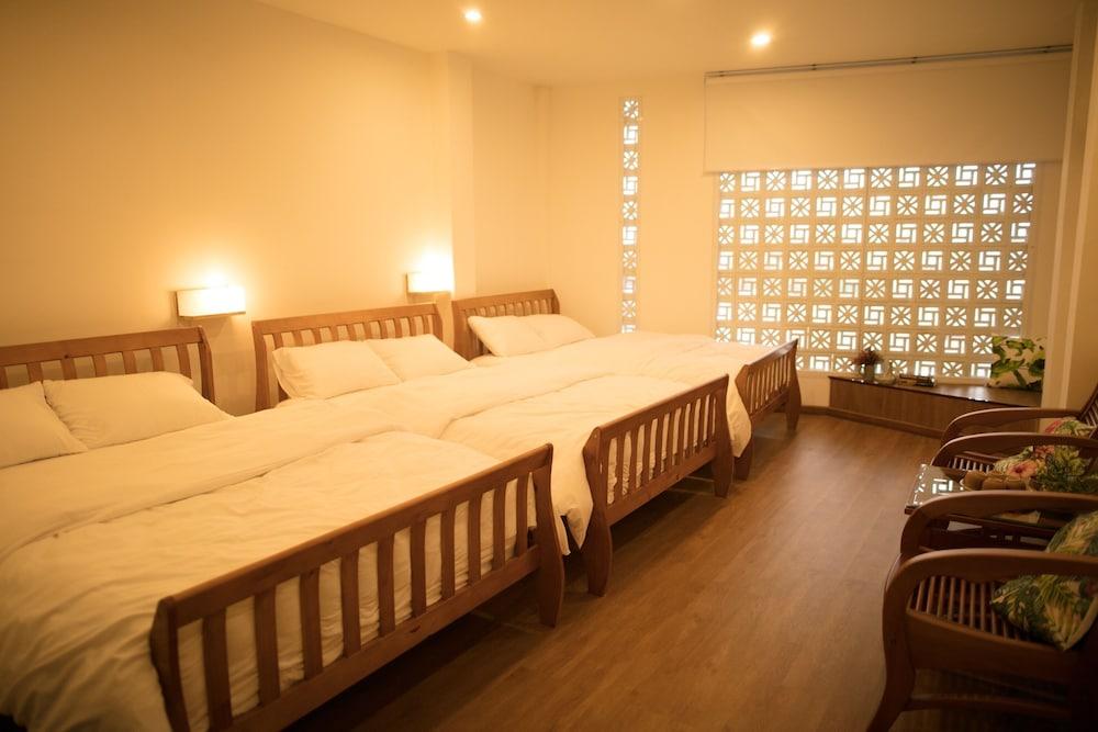 Cocoin Host & Snack Bar