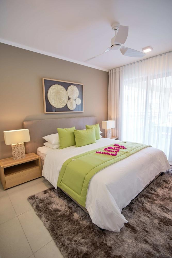 Ocean Legends Beachfront Suites