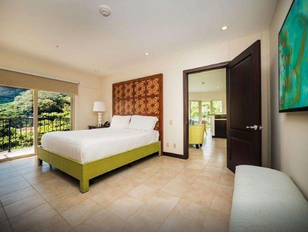 Marina Papagayo Suites