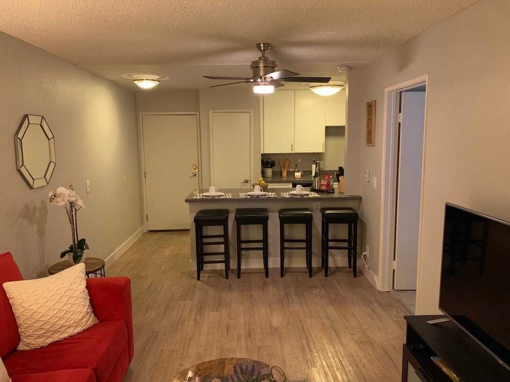 Hollywood Spacious Place