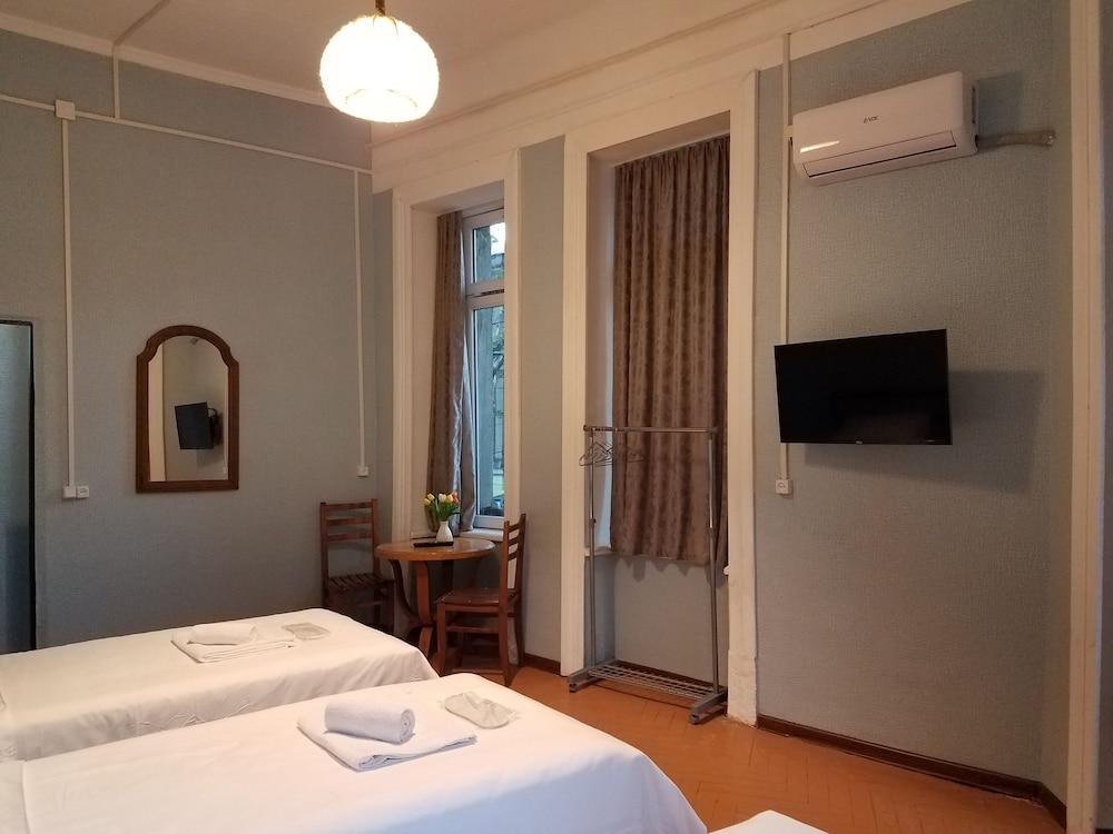 Guest House on Leonidze