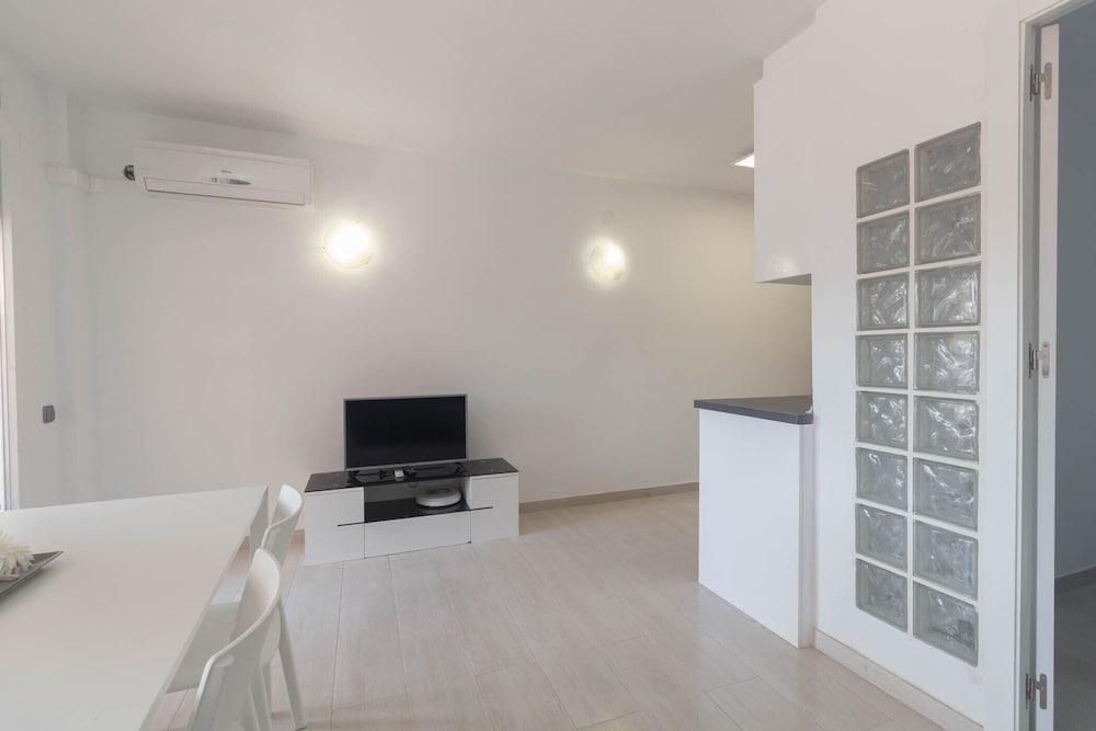 Apartamento Albatros  by Iberplaya