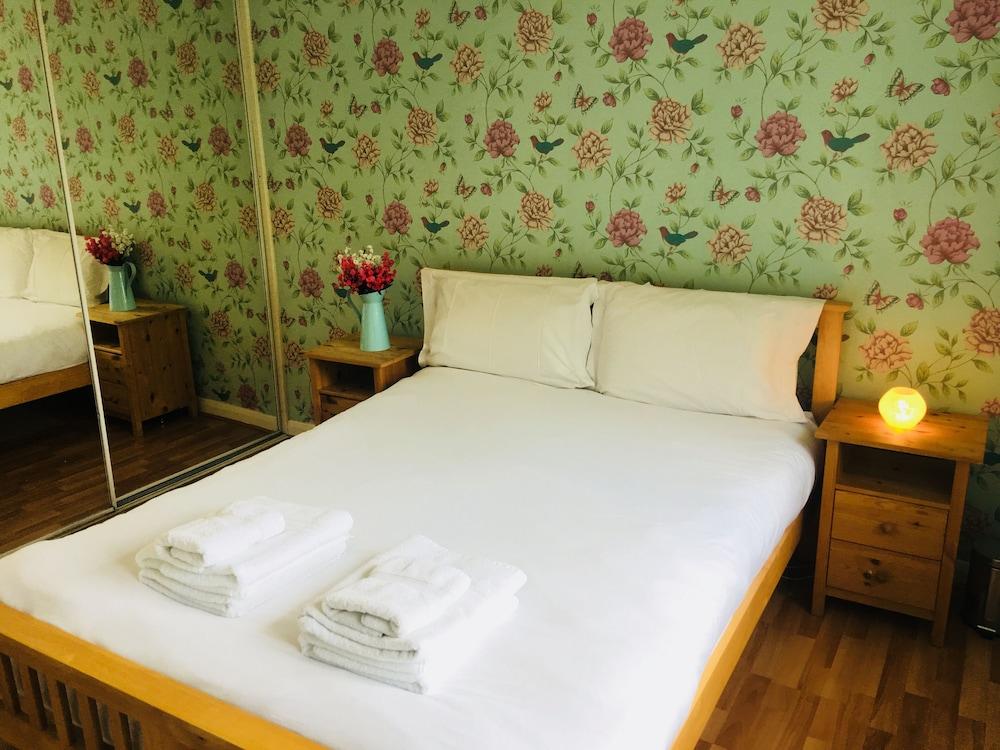 Apple Perch 2BR Flat-Free Parking