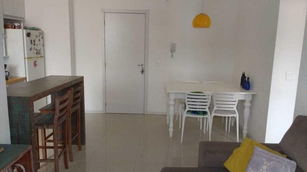 Apto 2 Quartos na Praia da Cachoeira