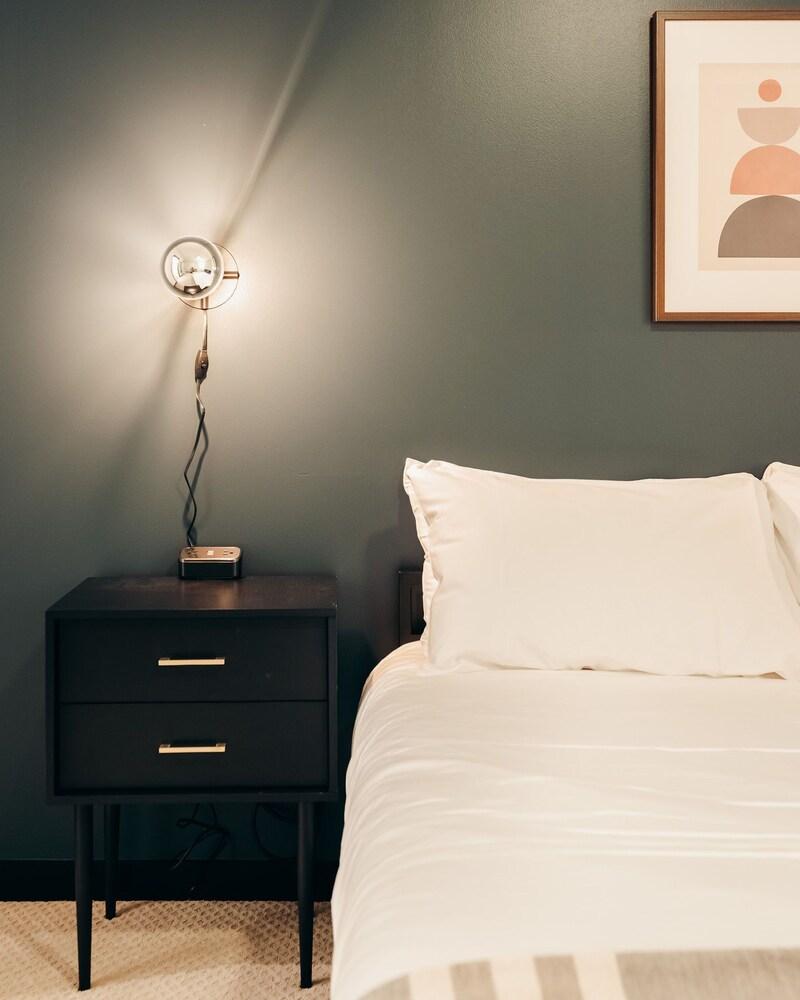 West Home at Green Hills