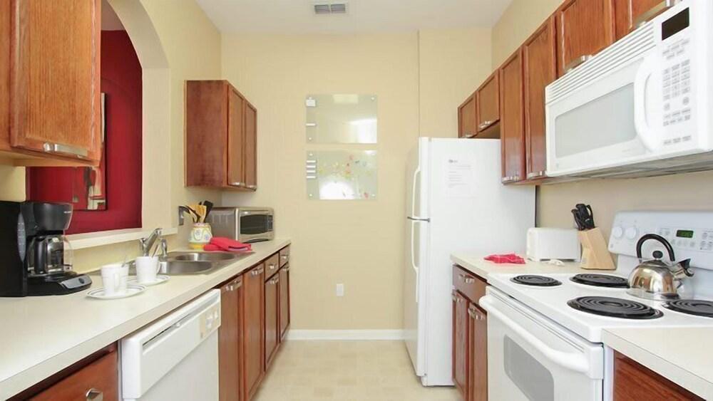 Elegant 3 Bedroom 2 Bath Condo