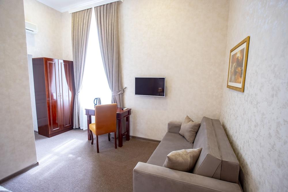 La Casa Nizami Hotel