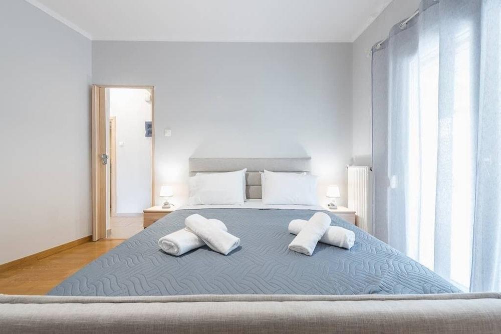 Central Flat with Cosy Sunny Terrace