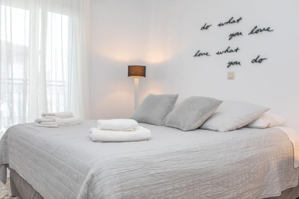 Beach Connection Naxos town