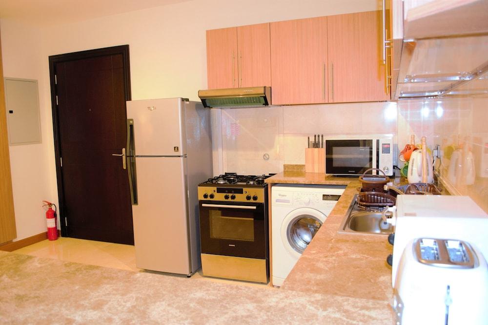 Stylish 1BR near MOE - MRD