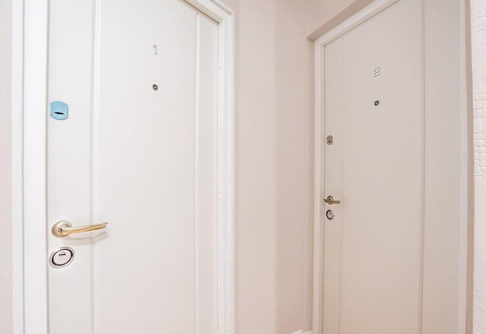 KievApts Sofievskaya 18