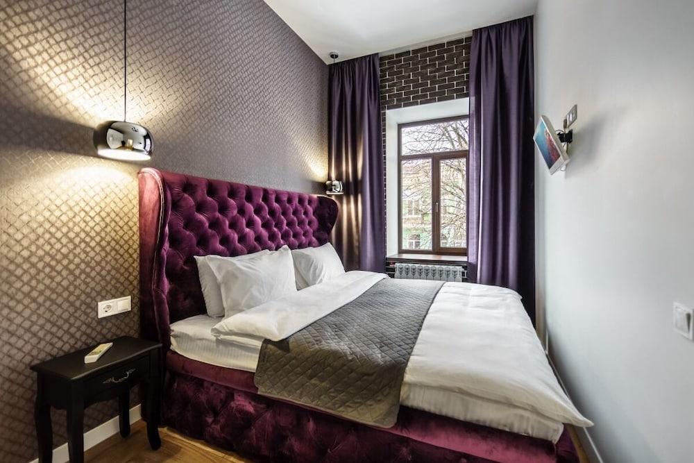 KievApts Pushkinskaya 10