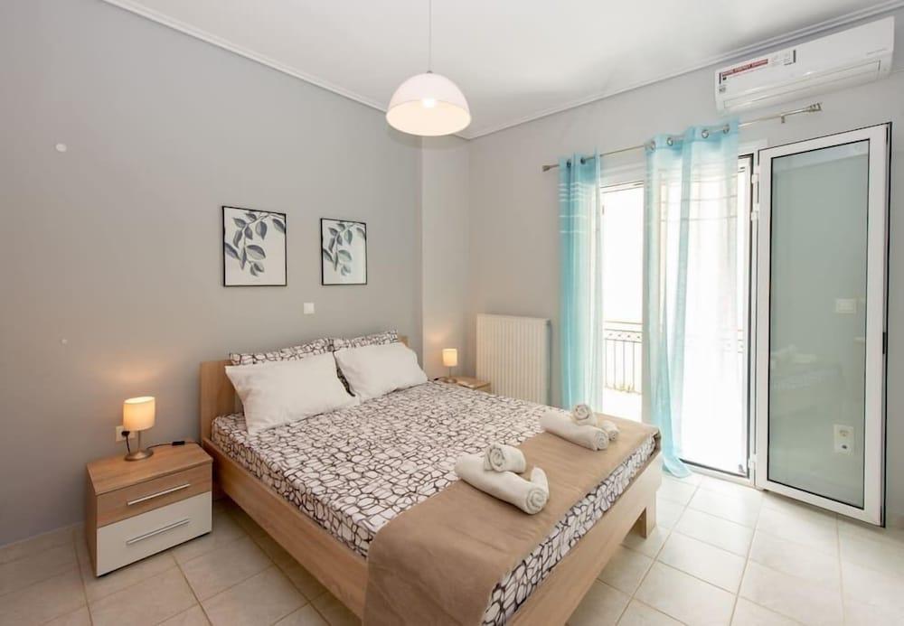 Thano's Stylish Flat, Just 150m To The Beach