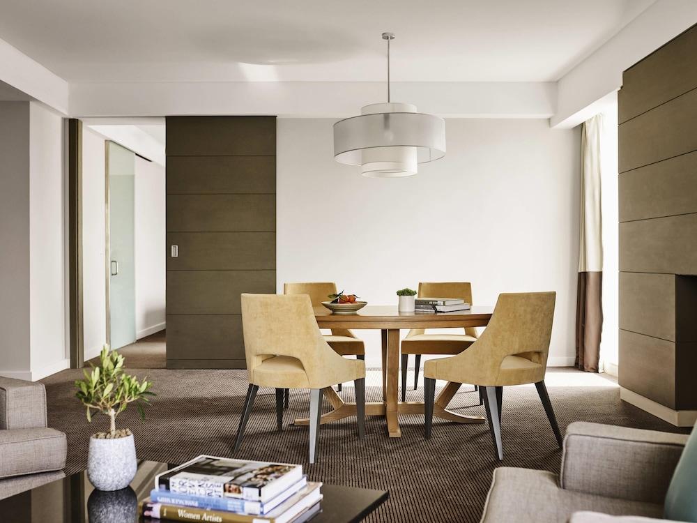 Pullman Doha West Bay