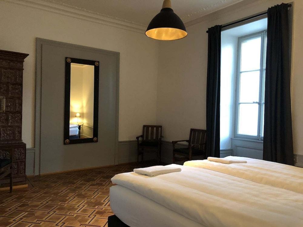 Vevey Hotel & Guest House