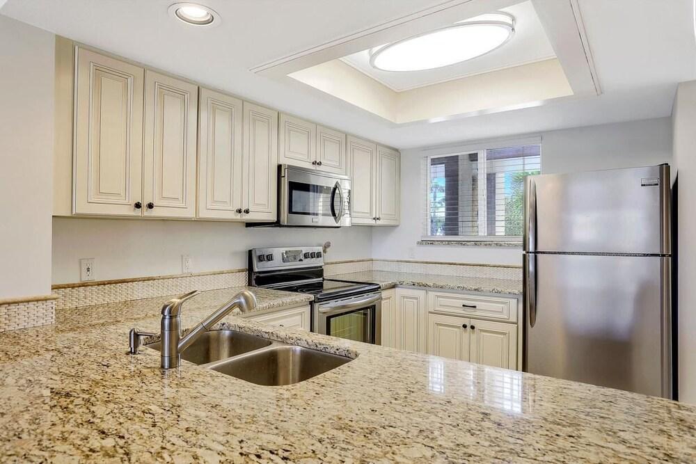 Eagle Cay Building 3-204