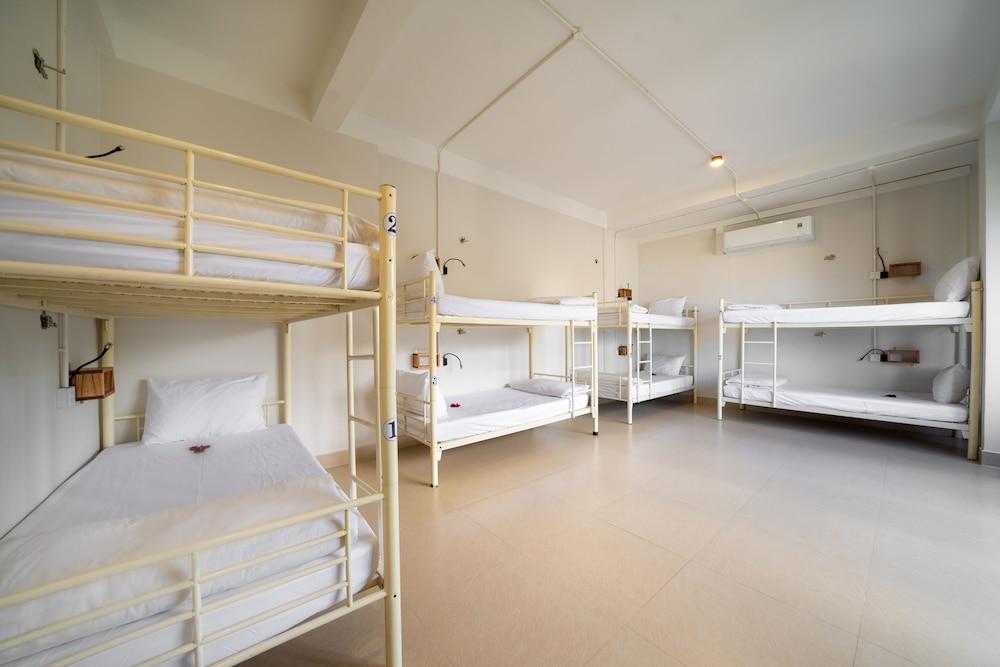 Bed Station Hostel & Pool  Bar Hoi An