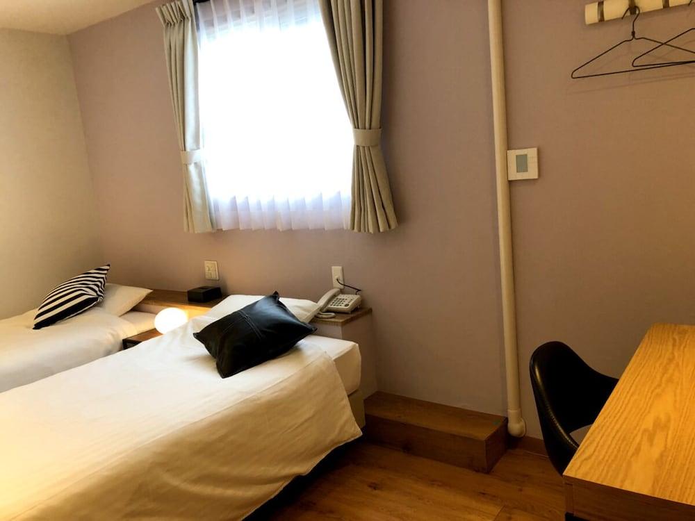 HOTEL 3o'clock TENNOJI