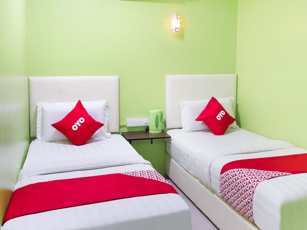 OYO 89665 Royale City Hotel