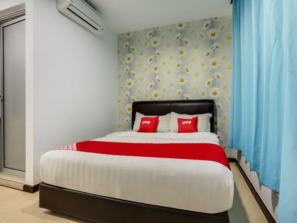 OYO 89583 Grove Hotel