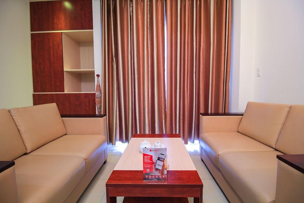 RedDoorz Plus @ Tran Phu