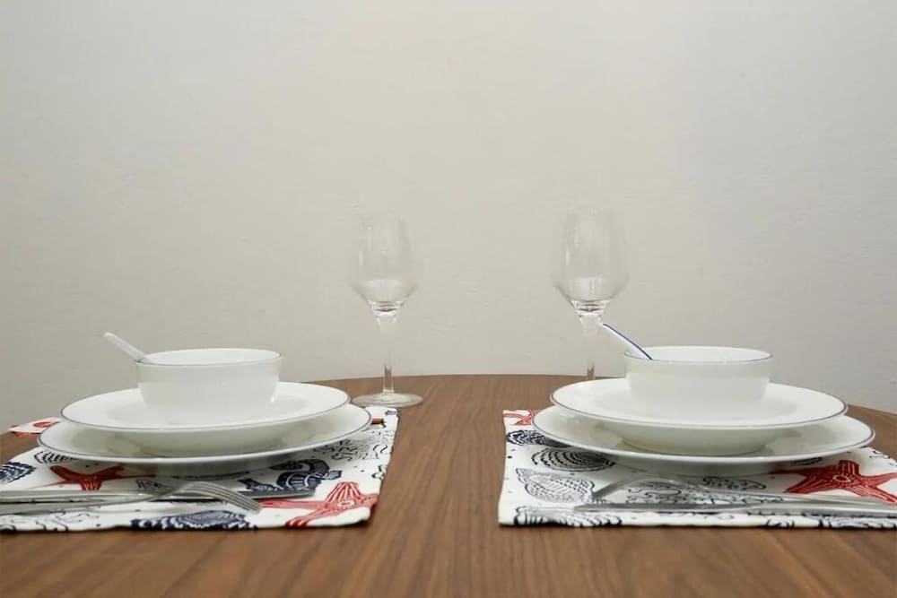 Bayhomes D' Le Roi Soleil Apartment