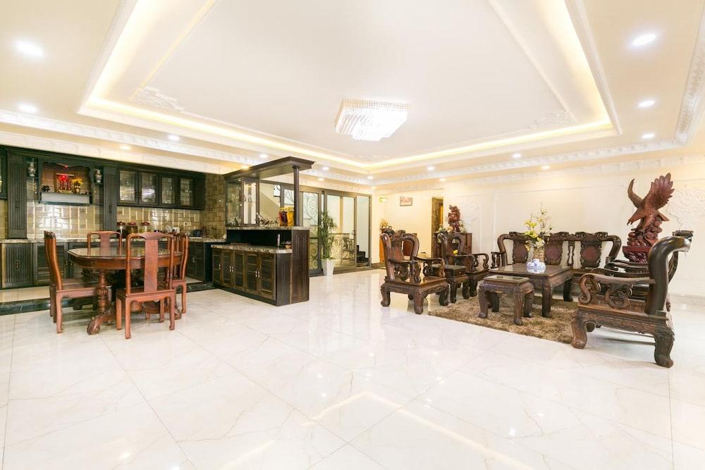 OYO 628 Tang Phat Hotel