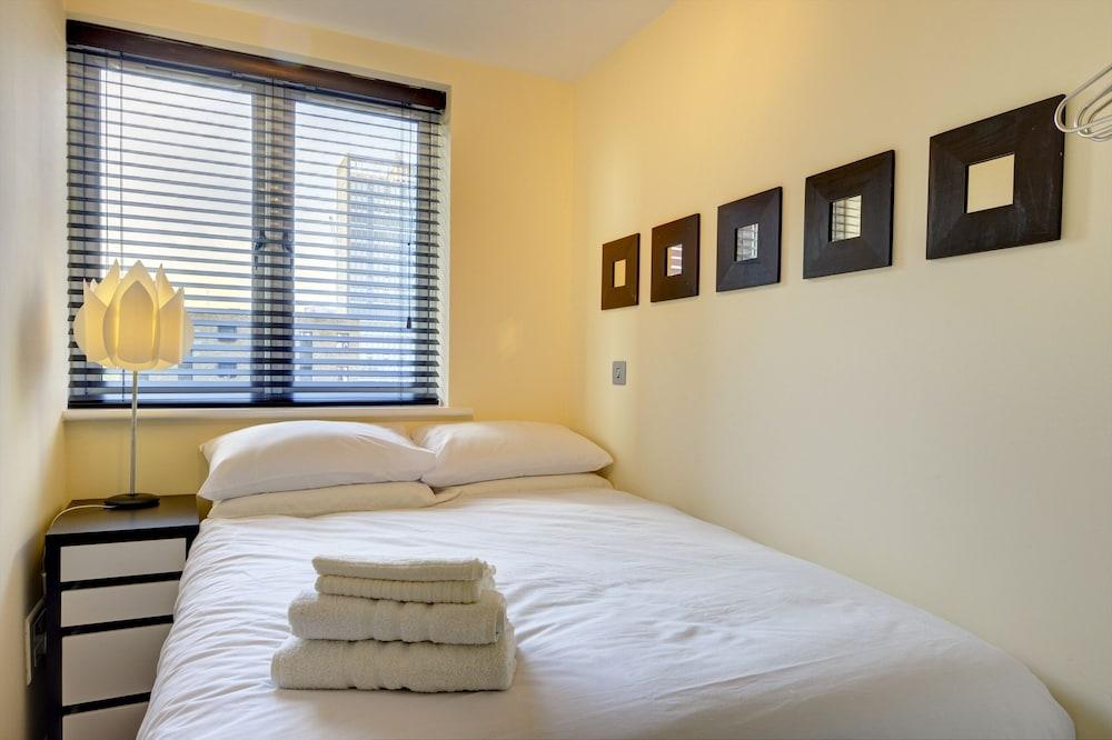 Location Spacious Apartment With Parking