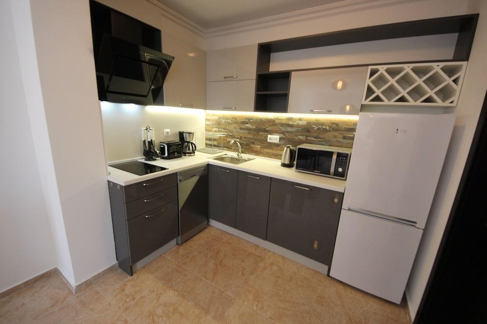 Menada Admiral Apartments