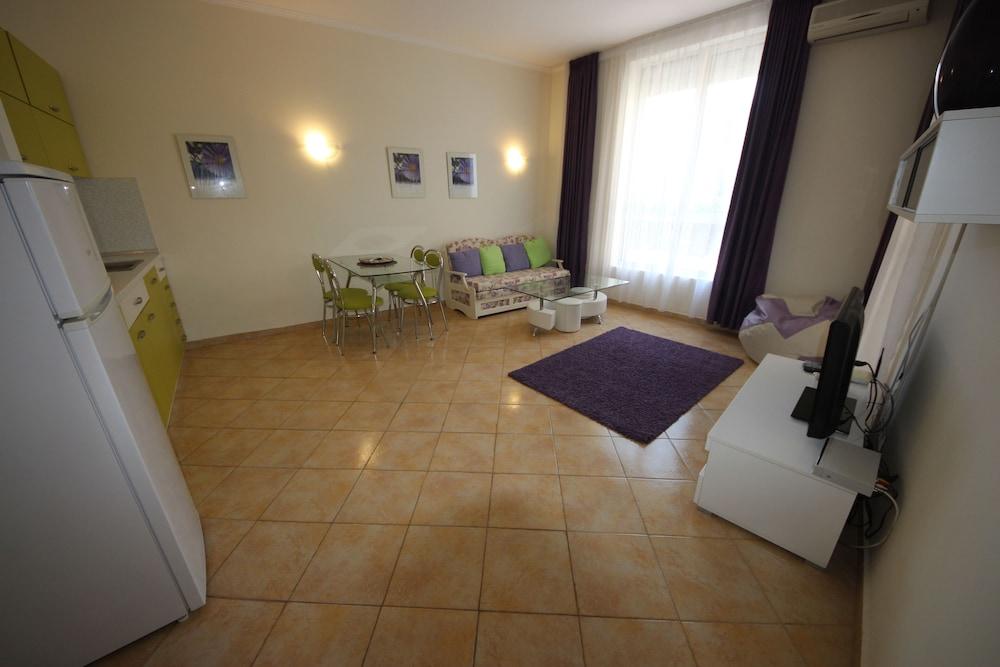 Menada Negresco Apartments