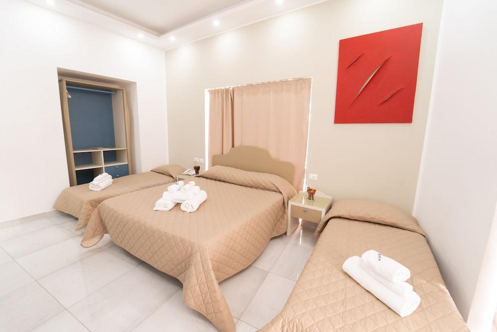 Royal Art H Spaccanapoli by ClaPa Group Dislocated Hospitality